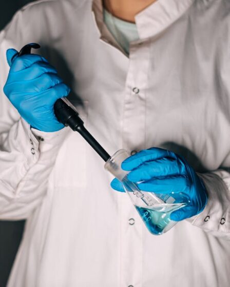 Naczynia laboratoryjne – szkło niezbędne w pracy naukowej