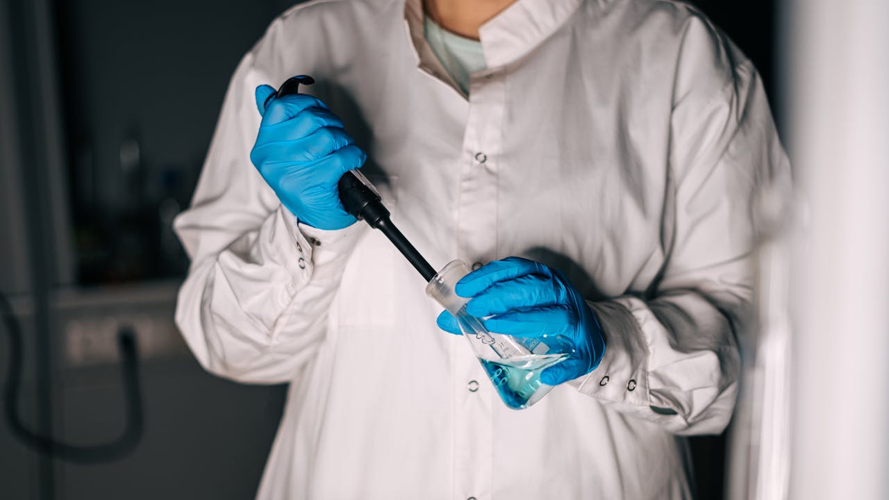 Naczynia laboratoryjne – szkło niezbędne w pracy naukowej